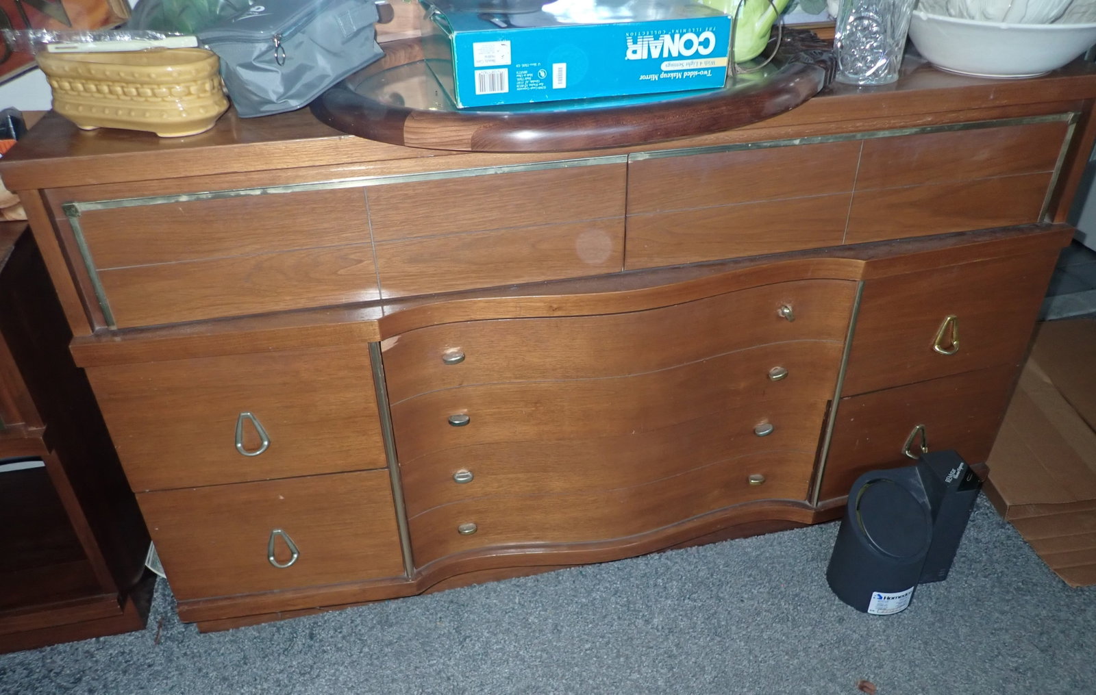 Partial Room Contents - 8
