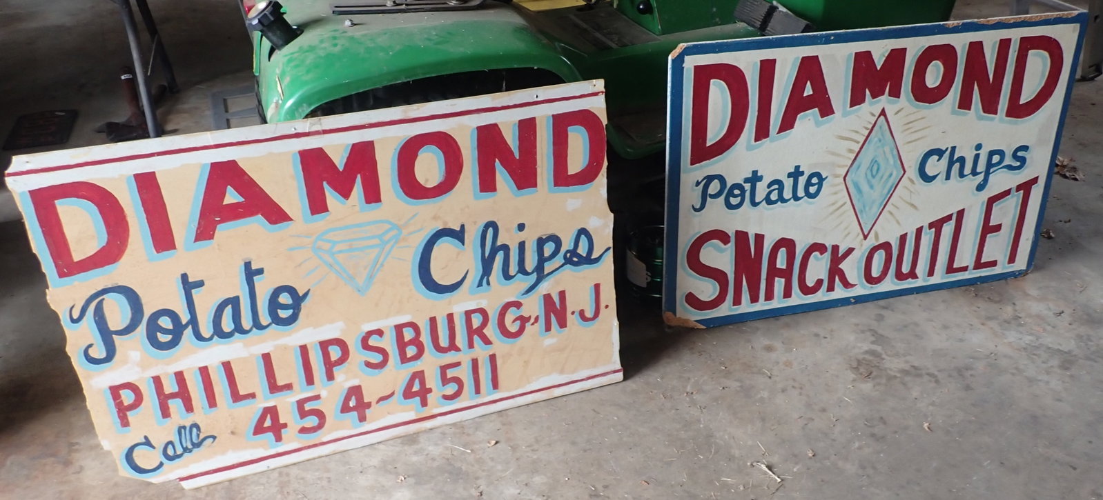 2 Diamond Potato Chips Snack Outlet Signs: Left one is plastic. Right one is wood and approx 24" x 36". No in house shipping !