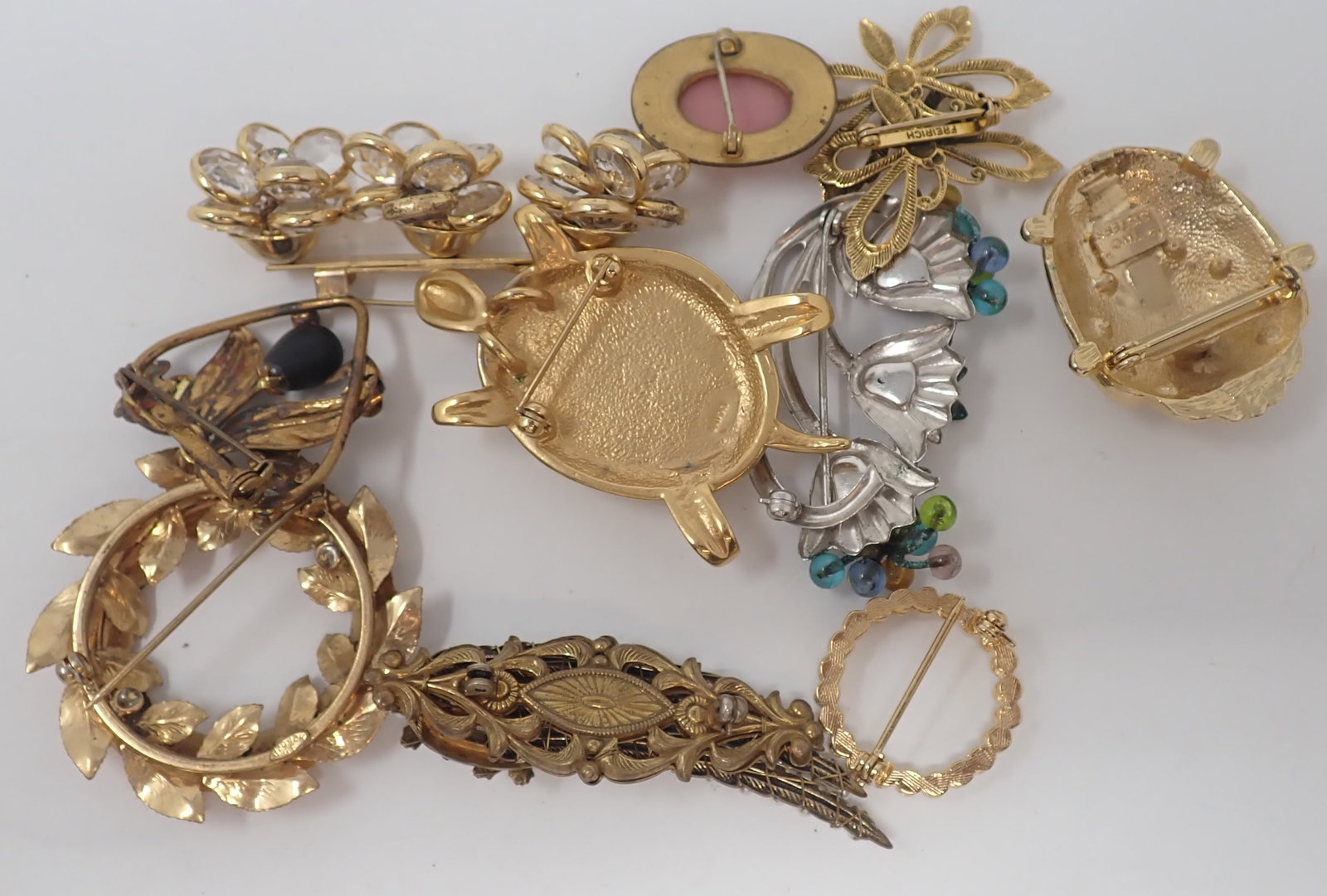 Brooches - 6