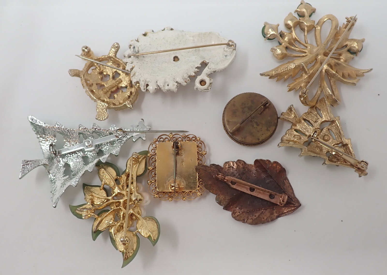 Brooches - 7