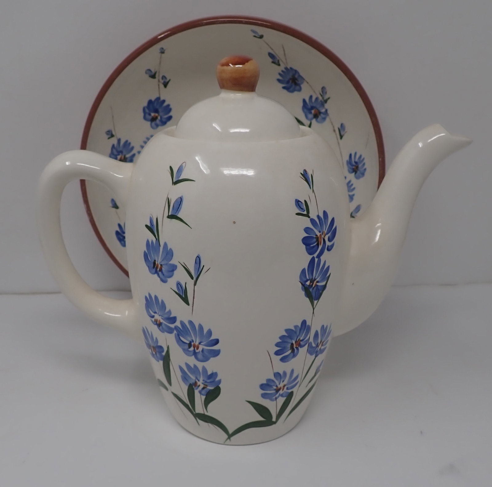 Stangl Teapot & Bowl: Teapot is approx 9 1/4" tall. Shipping available