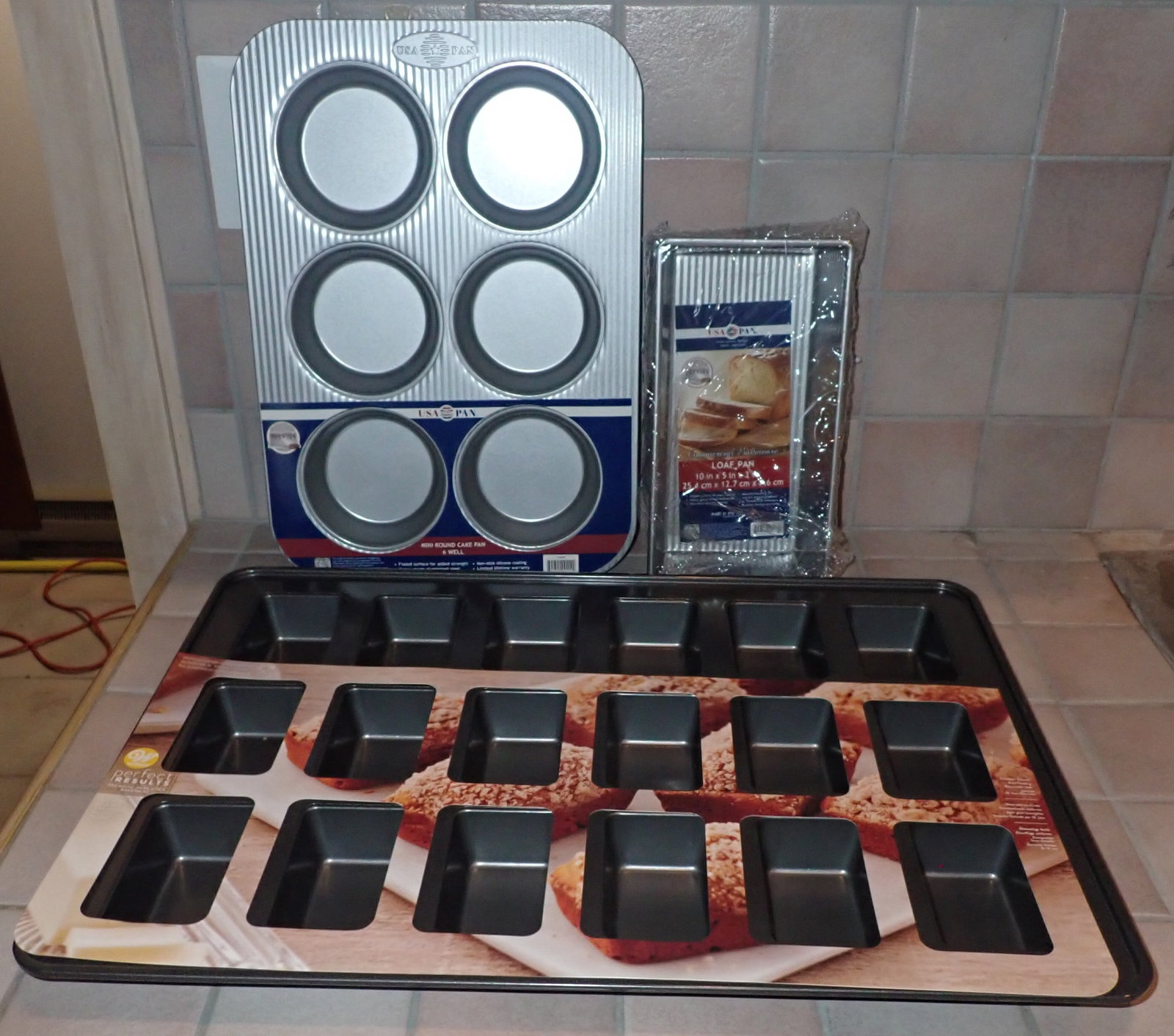 Mini Loaf Pan, Mini Round Cake, & Loaf Pan: Largest is approx 15 1/2" x 21 1/2". Shipping available