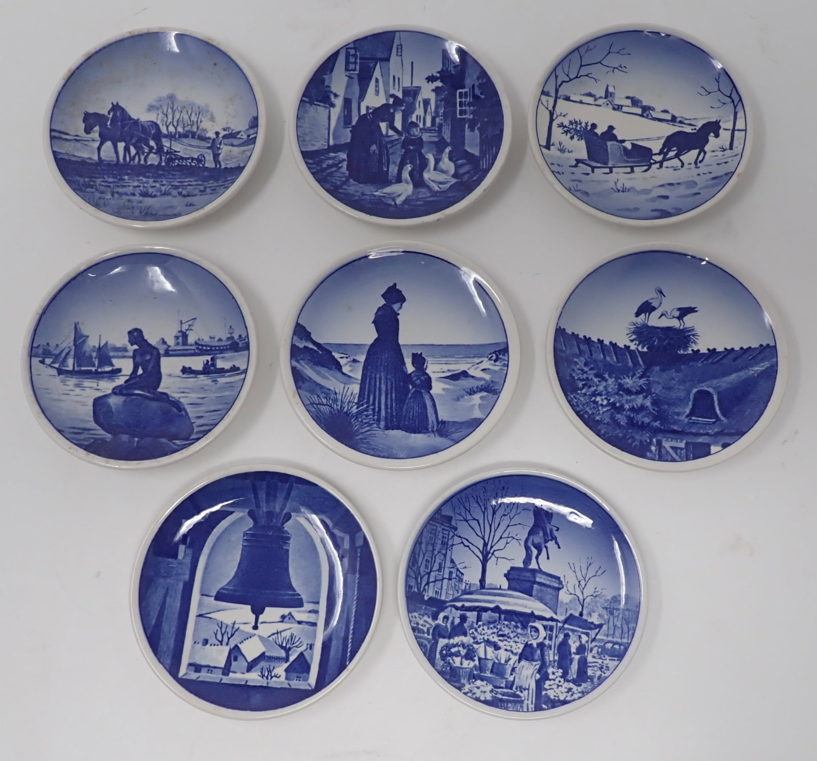 Denmark Mini Chargers: Apprx 3 1/4" in diameter. Shipping available