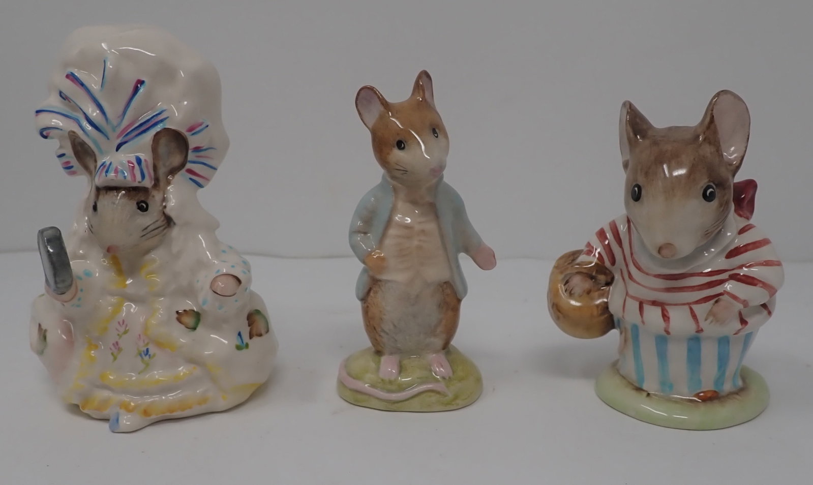 Beatrix Potters Mice incl Mrs Tittlemouse: Tallest is apprx 4" tall. Shipping available
