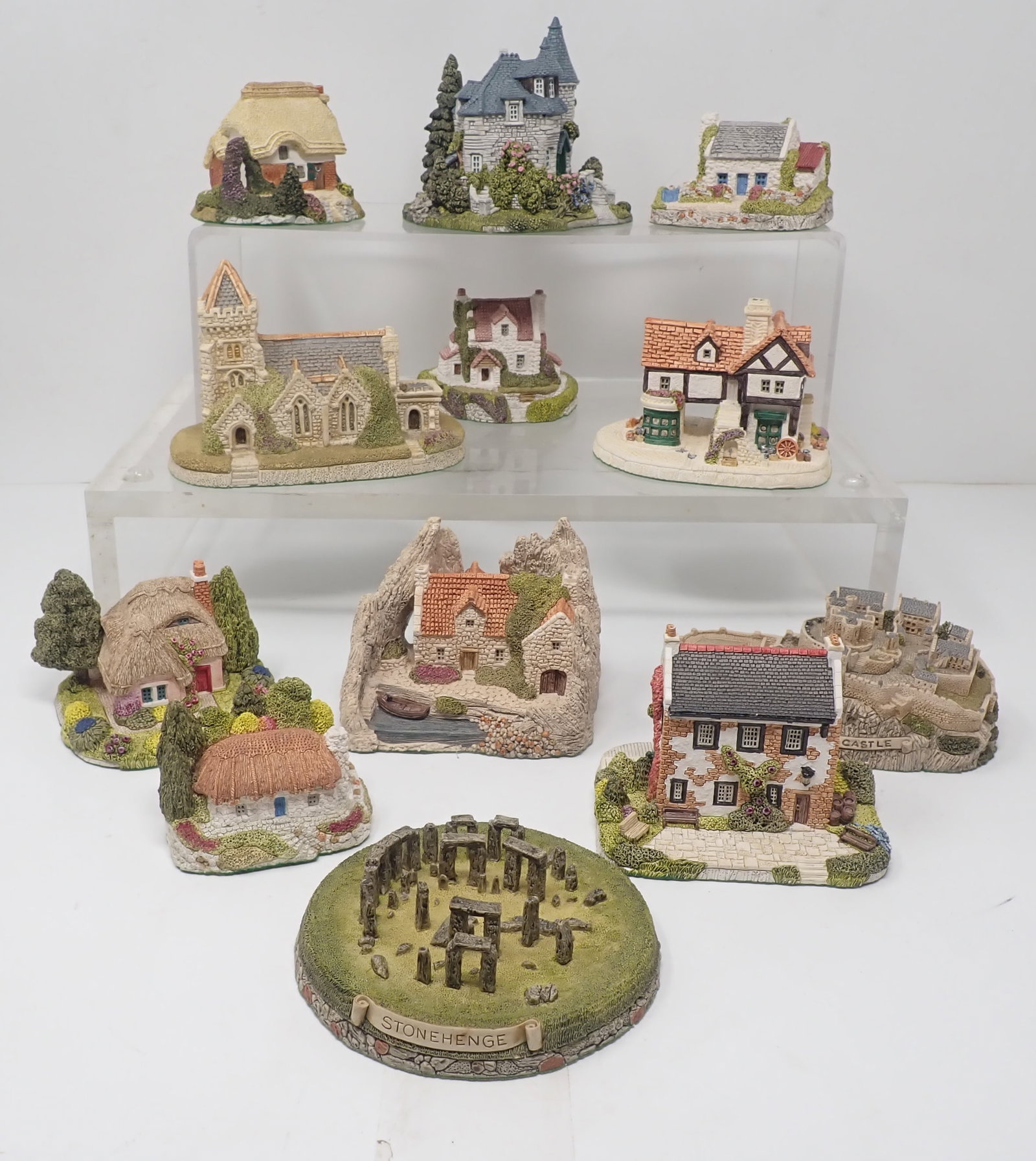 Fraser Creations Cottages, Castles, Houses: Tallest is apprx 3 3/4" tall. Shipping available ($20 handling charge, plus postage)