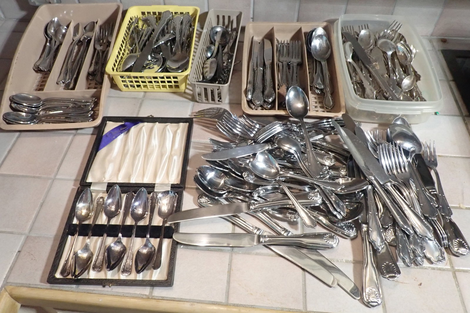 Silverplate & Stainless Flatware (1 of 5)