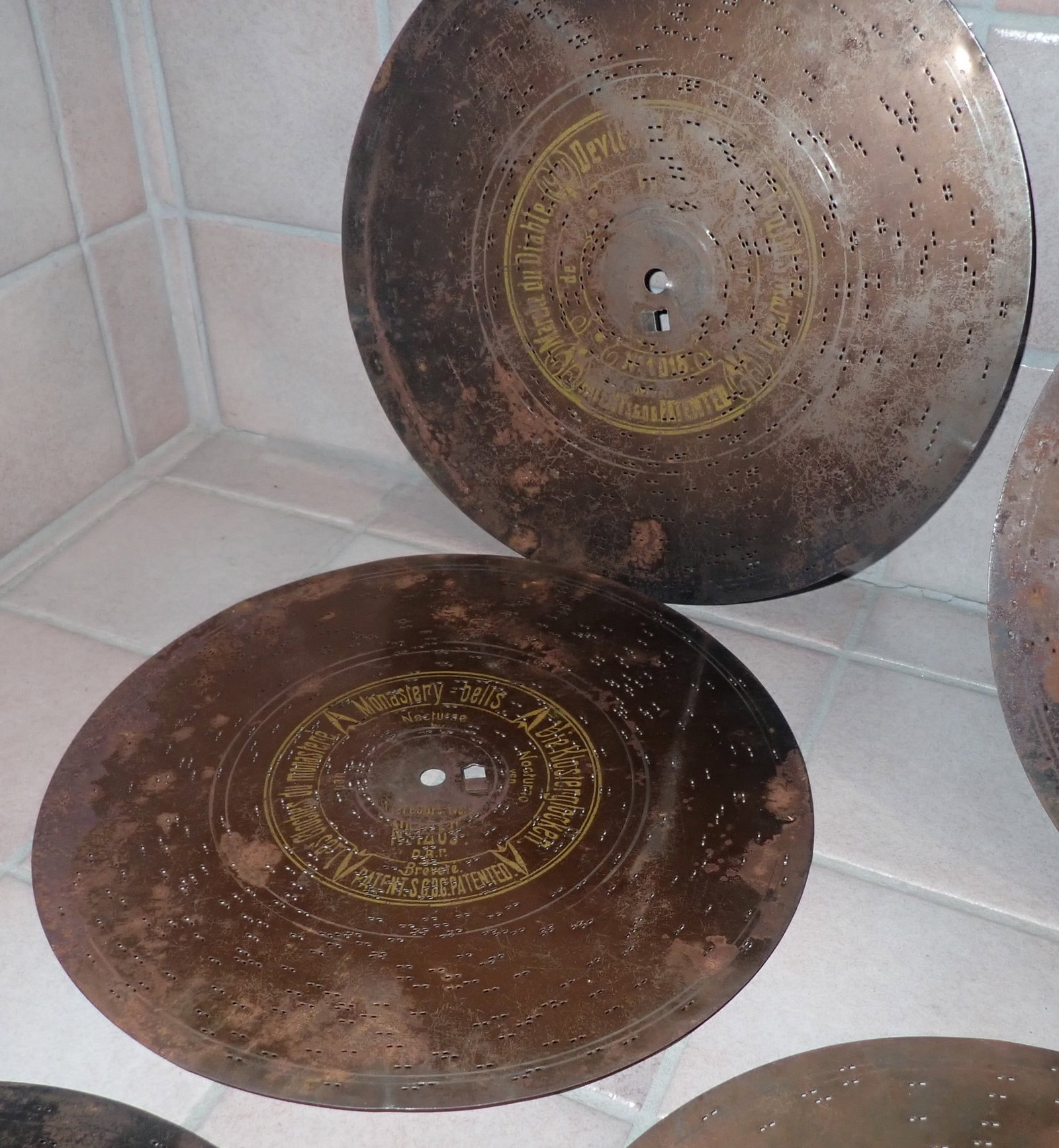 16 Music Box Discs - 6