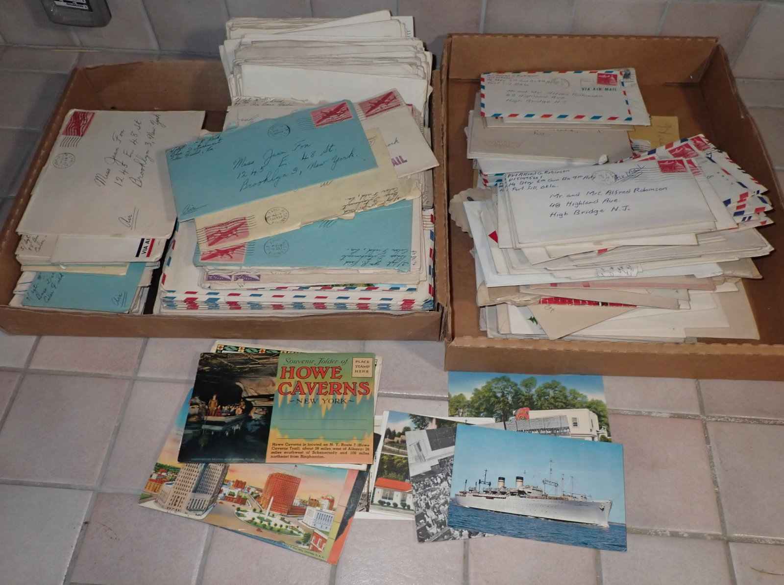 Military Ephemera & Misc: Seems to be mostly Military. Shipping available