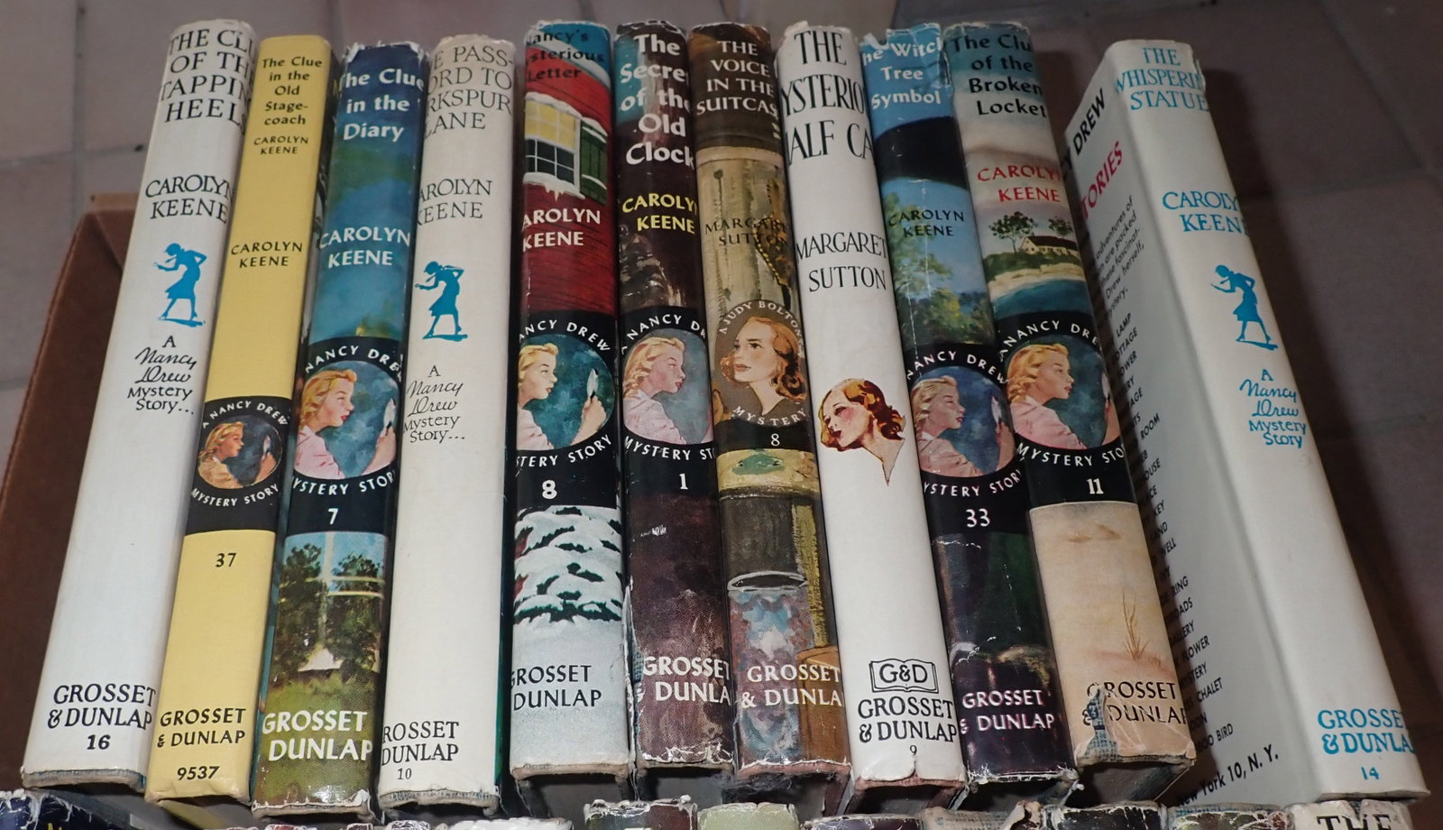 22 Nancy Drew Books - 10
