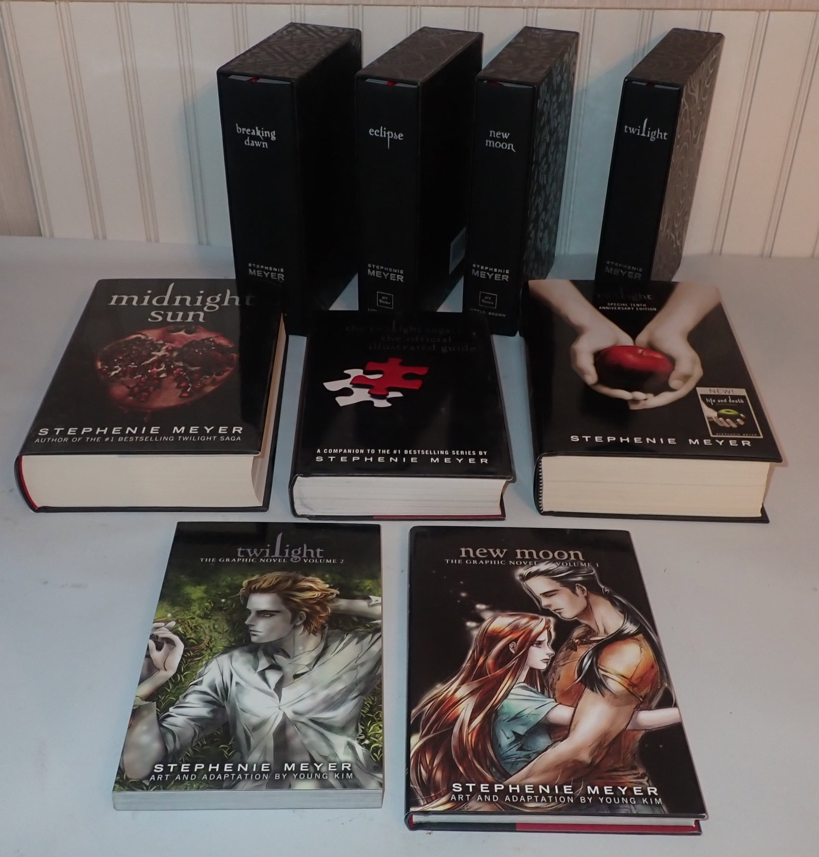 Stephenie Meyer Books incl Collectors Editions: Shipping available