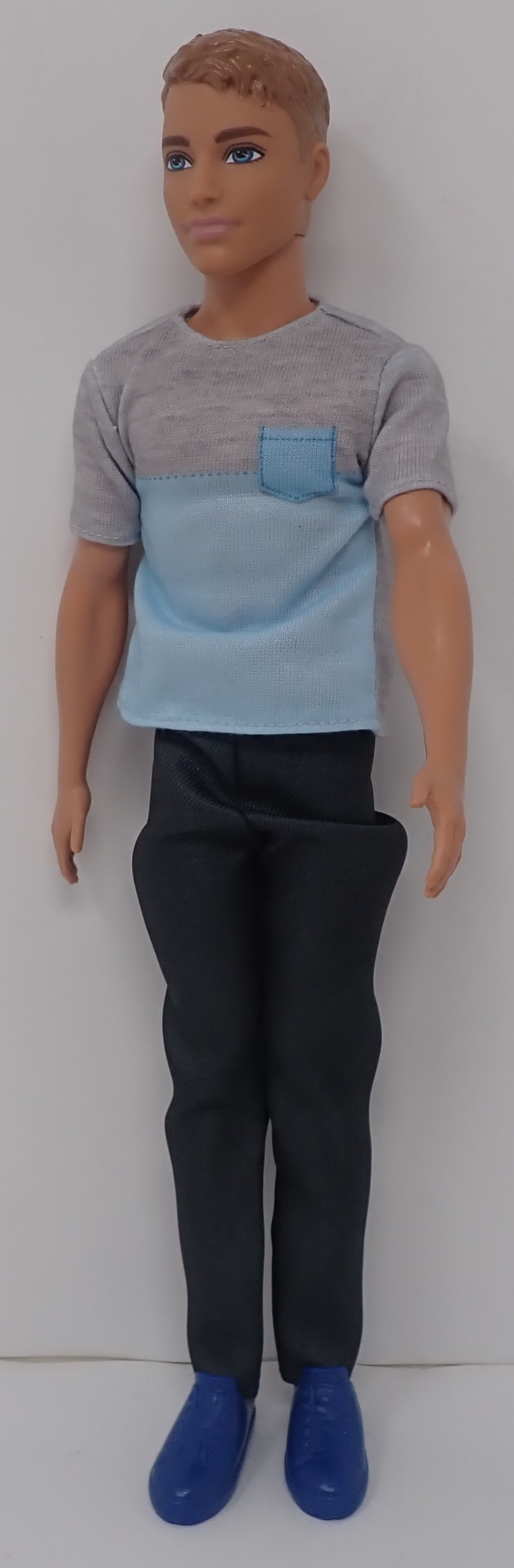 2016 Mattel Ken Barbie Doll (1 of 3)