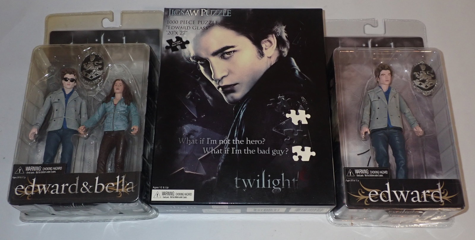 Twilight Edward & Bella Action Figures & Puzzle: We do not guarantee puzzle is complete. Shipping available