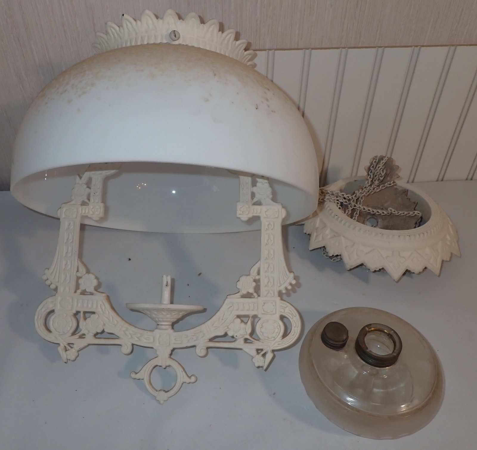 Cast Iron Bracket Pull Down Lamp (1 of 5)
