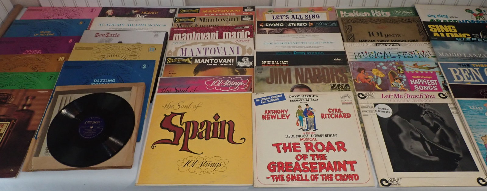 Lot of Misc Records: We do not guarantee correct record is in correct sleeve. Shipping available