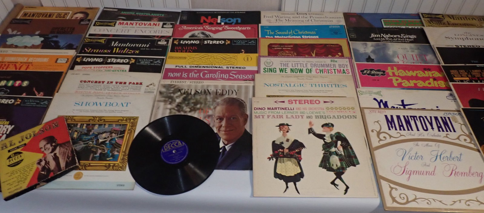 Lot of Misc Records: We do not guarantee correct record is in correct sleeve. Shipping available