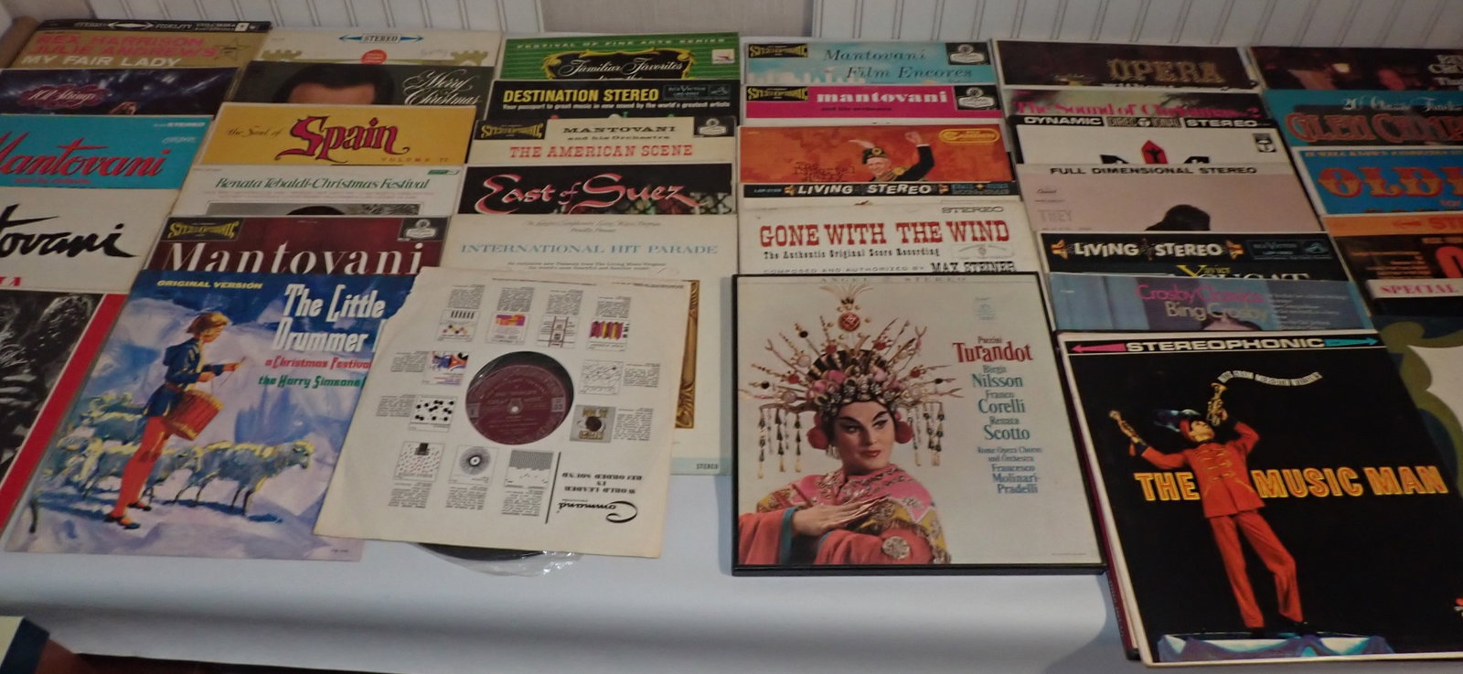 Lot of Misc Records: We do not guarantee correct record is in correct sleeve. Shipping available