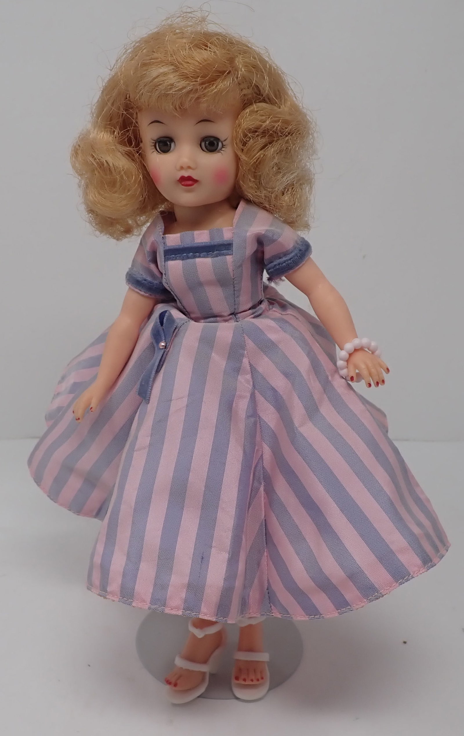Ideal Fashion Doll: Approx 10" tall. Shipping available