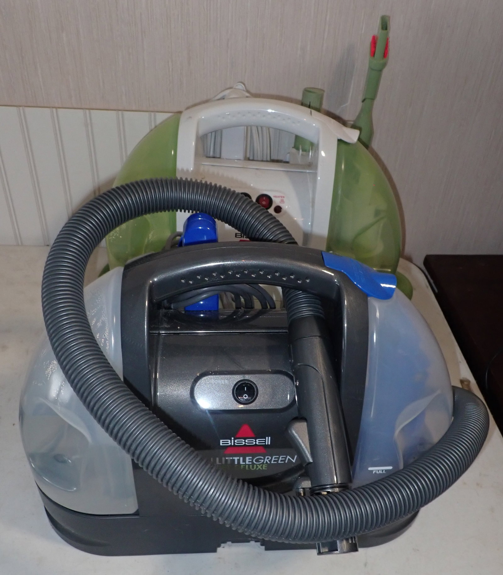 Bissell Little Green Pro Heat & Pet Deluxe Cleaners: Missing attachments. NO in house shipping !