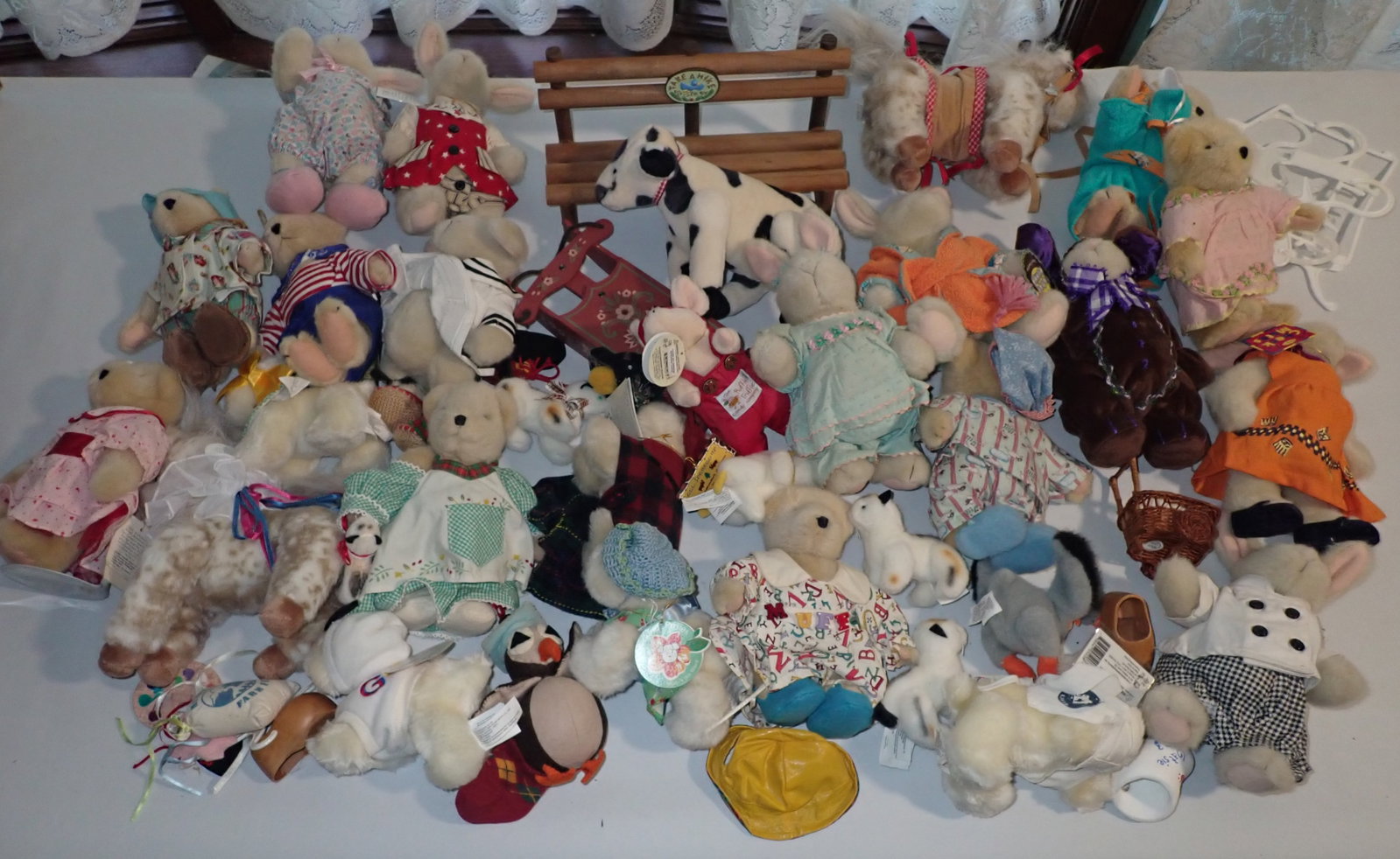 Stuffed Animals incl Muffy Vanderbear: Shipping available