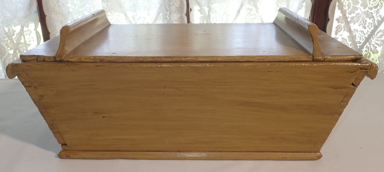 Painted Dough Box: Approx 14 1/2" x 27" x 12" tall. No in house shipping !