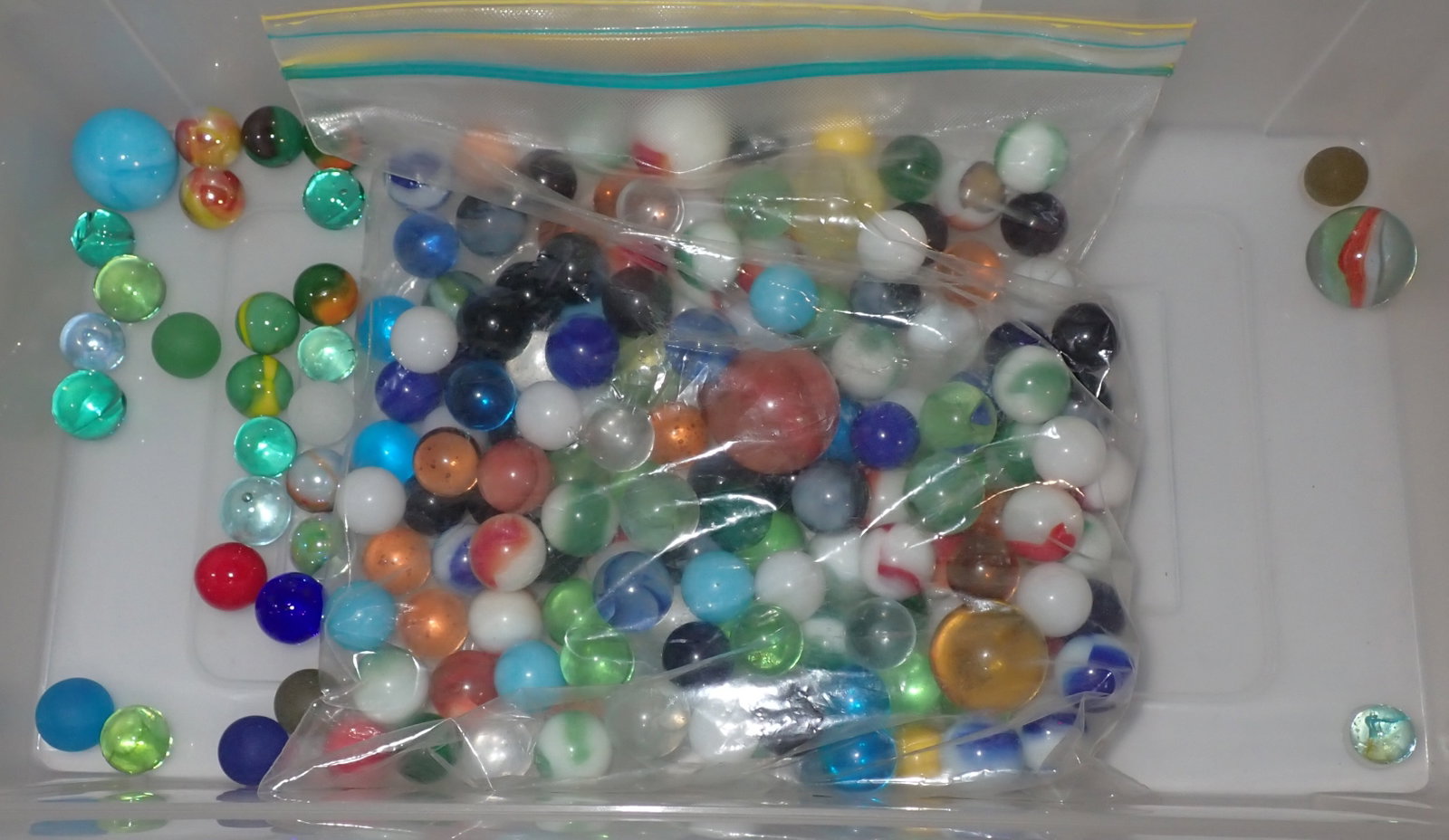 Marbles incl Uranium Glass (1 of 3)