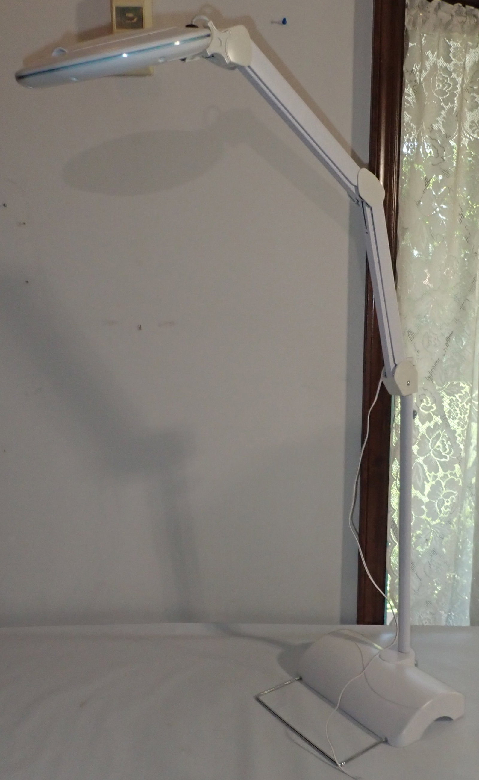 LED Magnifier Lamp: NO in house shipping !