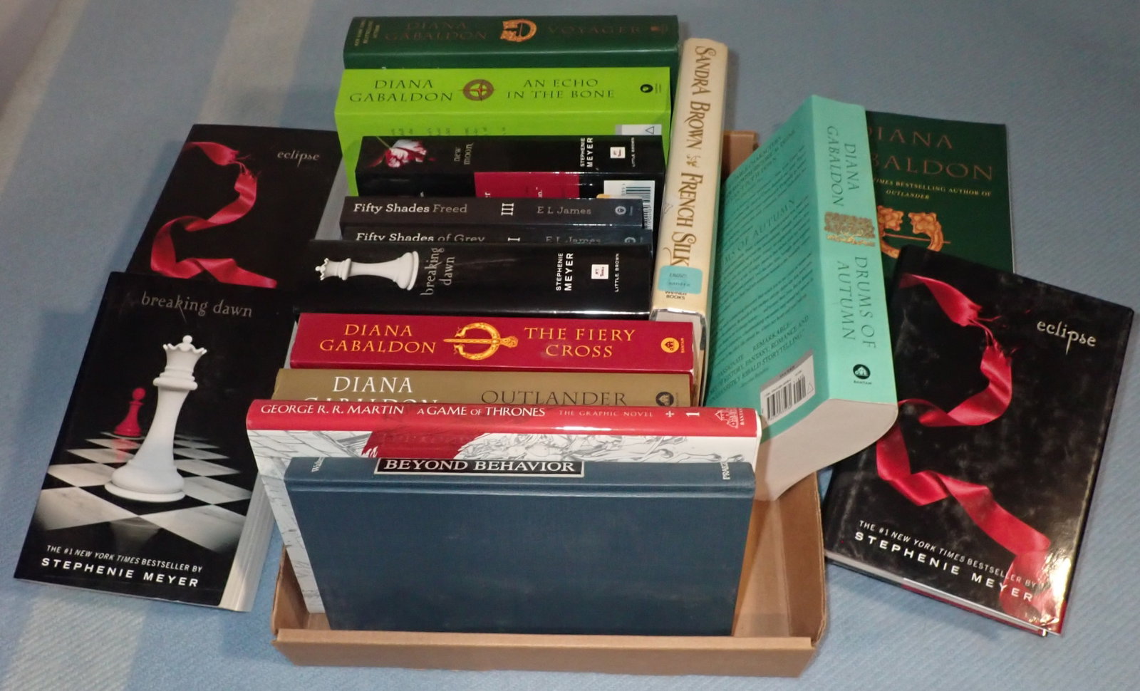 Stephenie Meyer, Diana Gabaldon, & Misc Books: Shipping available