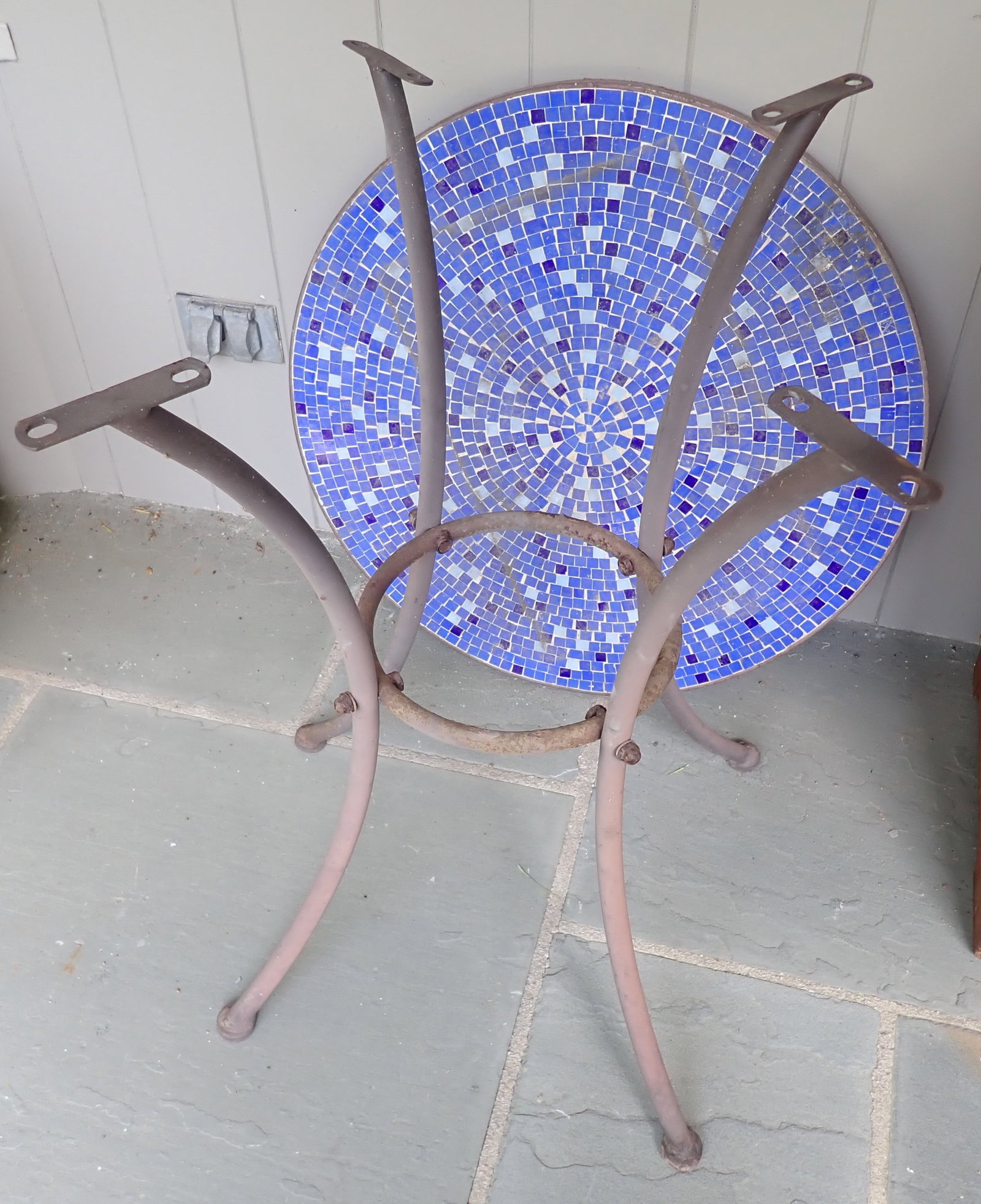 Mosaic Table: Apprx 24 1/8" in diameter and 28 1/4" tall. No in house shipping !