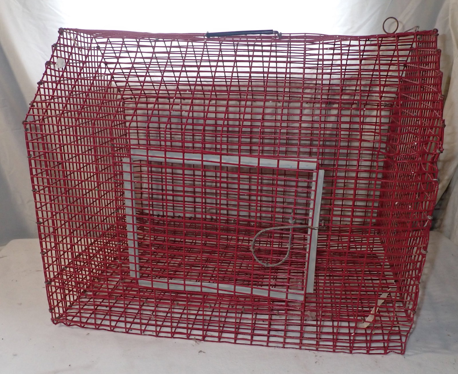 Animal Cage: Approx 15" x 22" x 18 1/4" tall. No in house shipping !