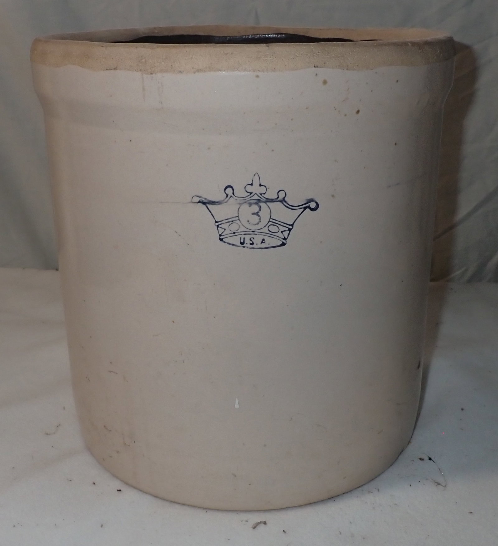 3 Gallon Robinson Ransbottom Stoneware Crock (1 of 3)