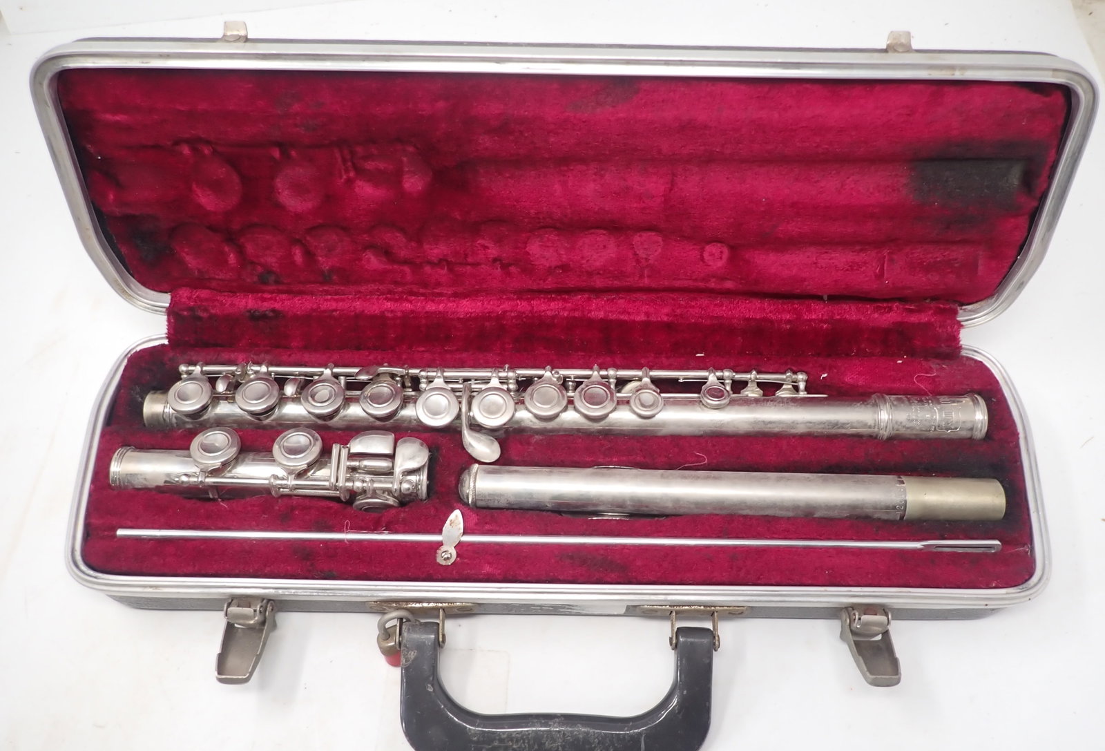 Bundy Flute: Shipping available