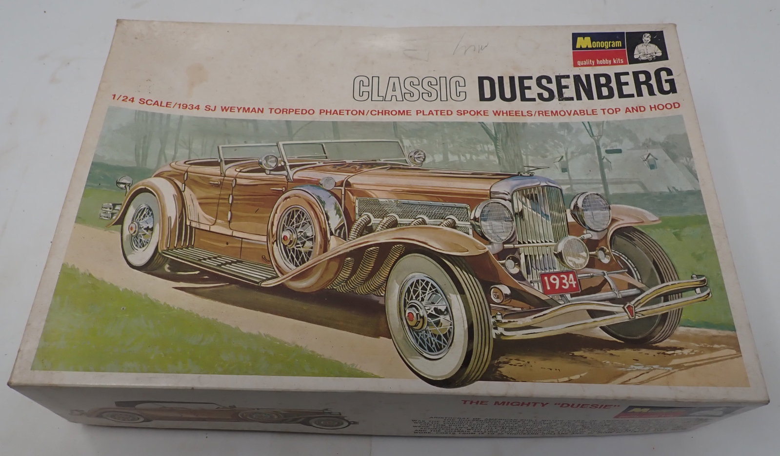 Monogram Classic Duesenberg Model 1/24 Scale: We do not guarantee it is complete. Shipping available