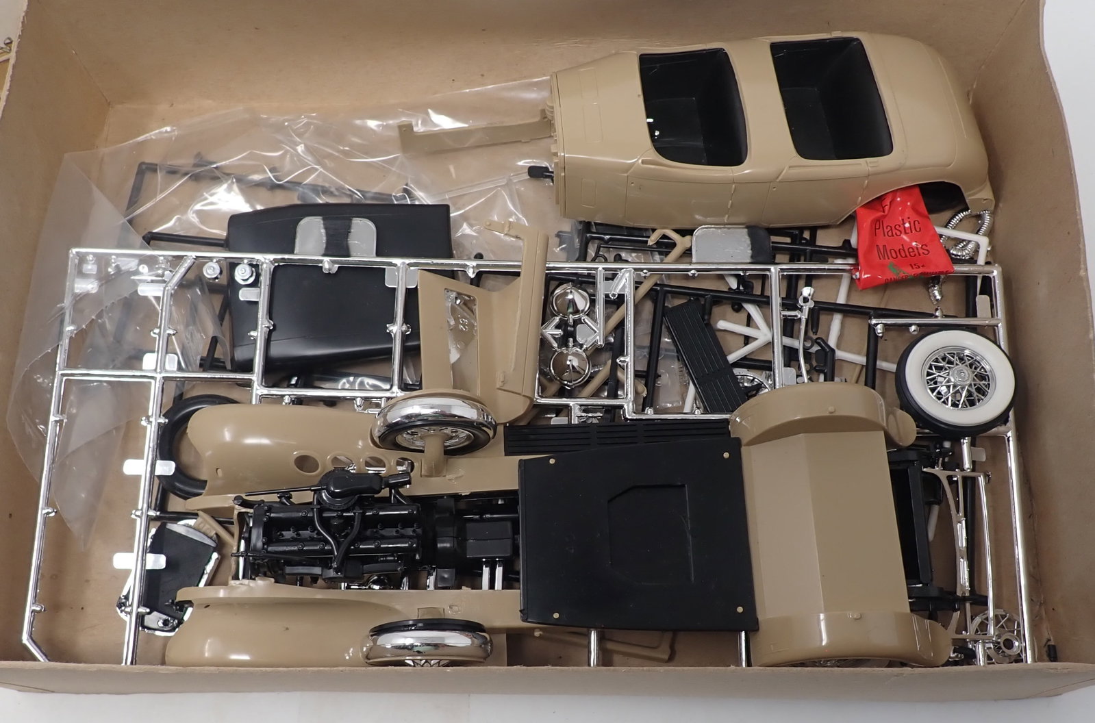 Monogram Classic Duesenberg Model 1/24 Scale - 3