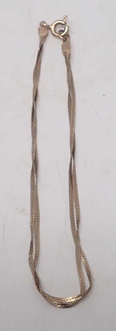 14k Gold Bracelet: Apprx 7 1/8" long. Weighs apprx .81 dwt - Shipping available