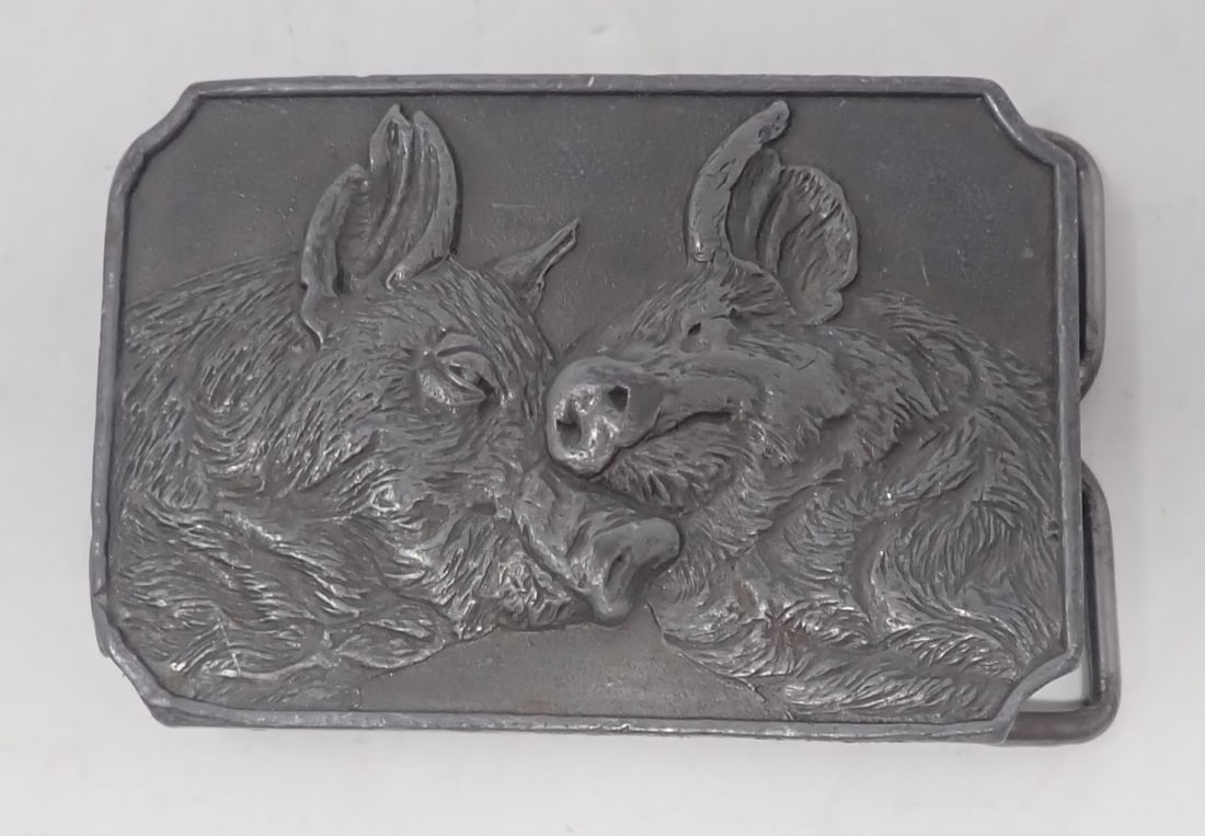 Pewter Pigs Belt Buckle: Approx 2" x 3". Shipping available