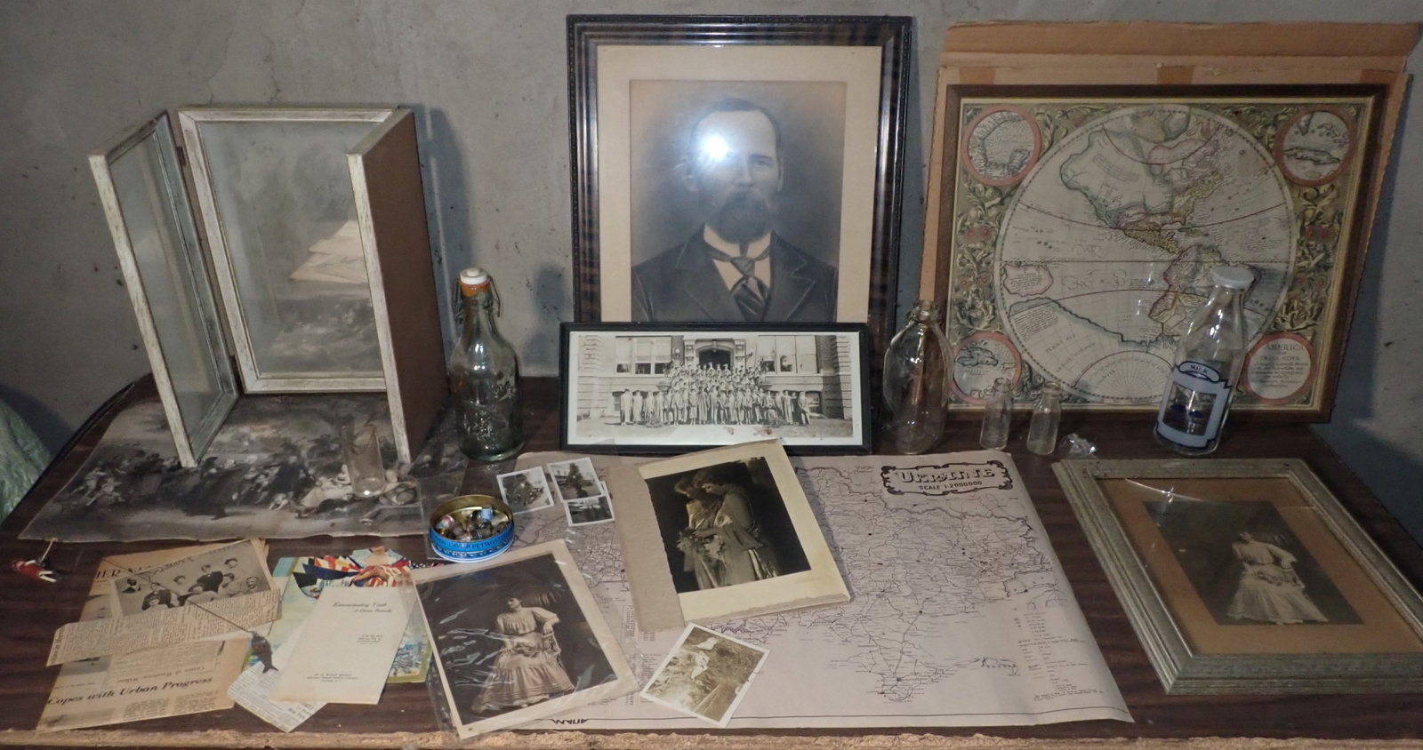 Thimbles, Photographs, Tri Fold Mirror, & Misc: Back photo in middle is approx 18 5/8" x 22 3/4". No in house shipping ! Buyer to remove from basement !
