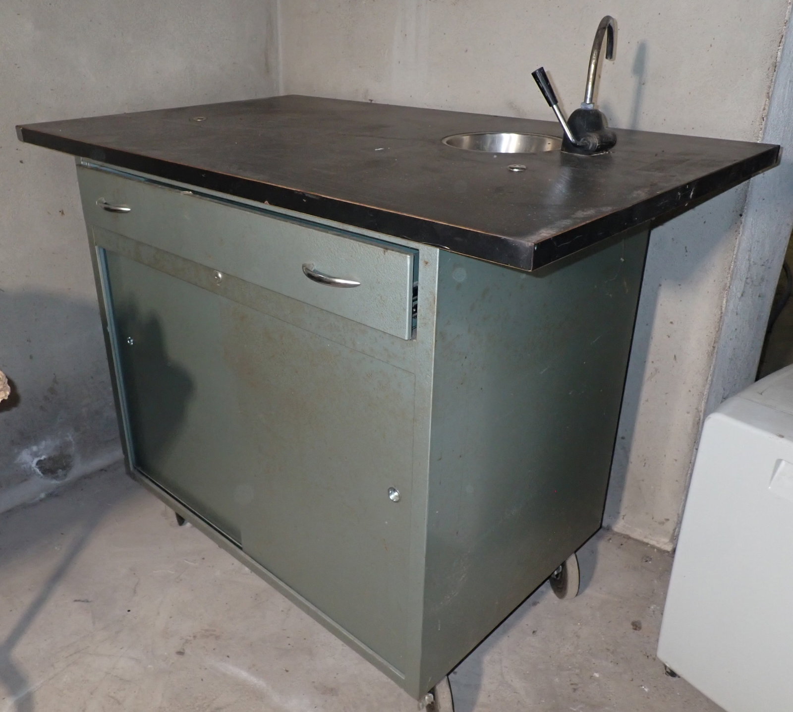Rol-a-Lab Lab Counter w/ Sink: Approx 30" x 48" x 37 1/4" tall. No in house shipping ! Bring proper help to remove from basement!