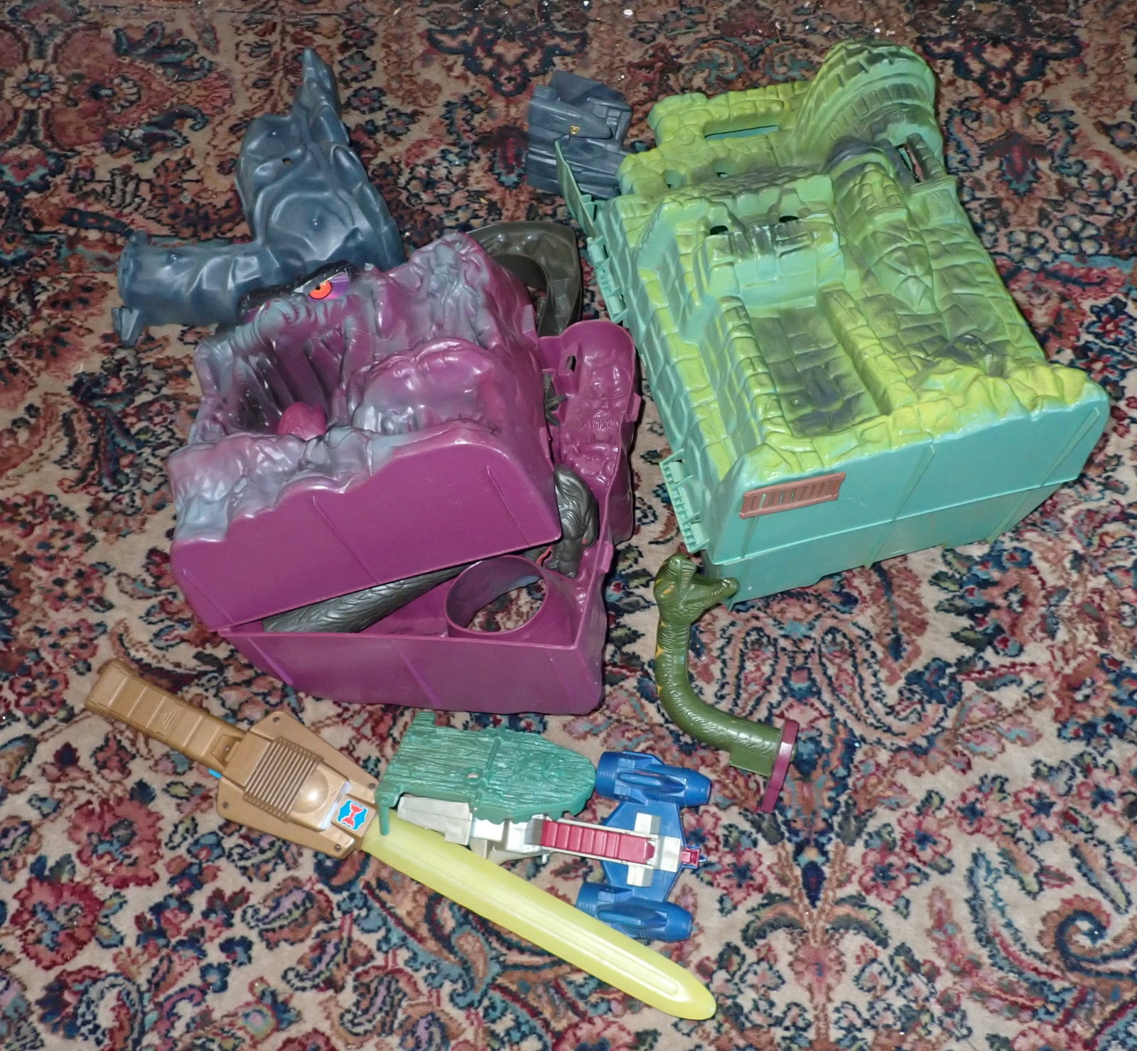 Masters of The Universe He-Man Toys: We do not guarantee they are complete. No in house shipping !
