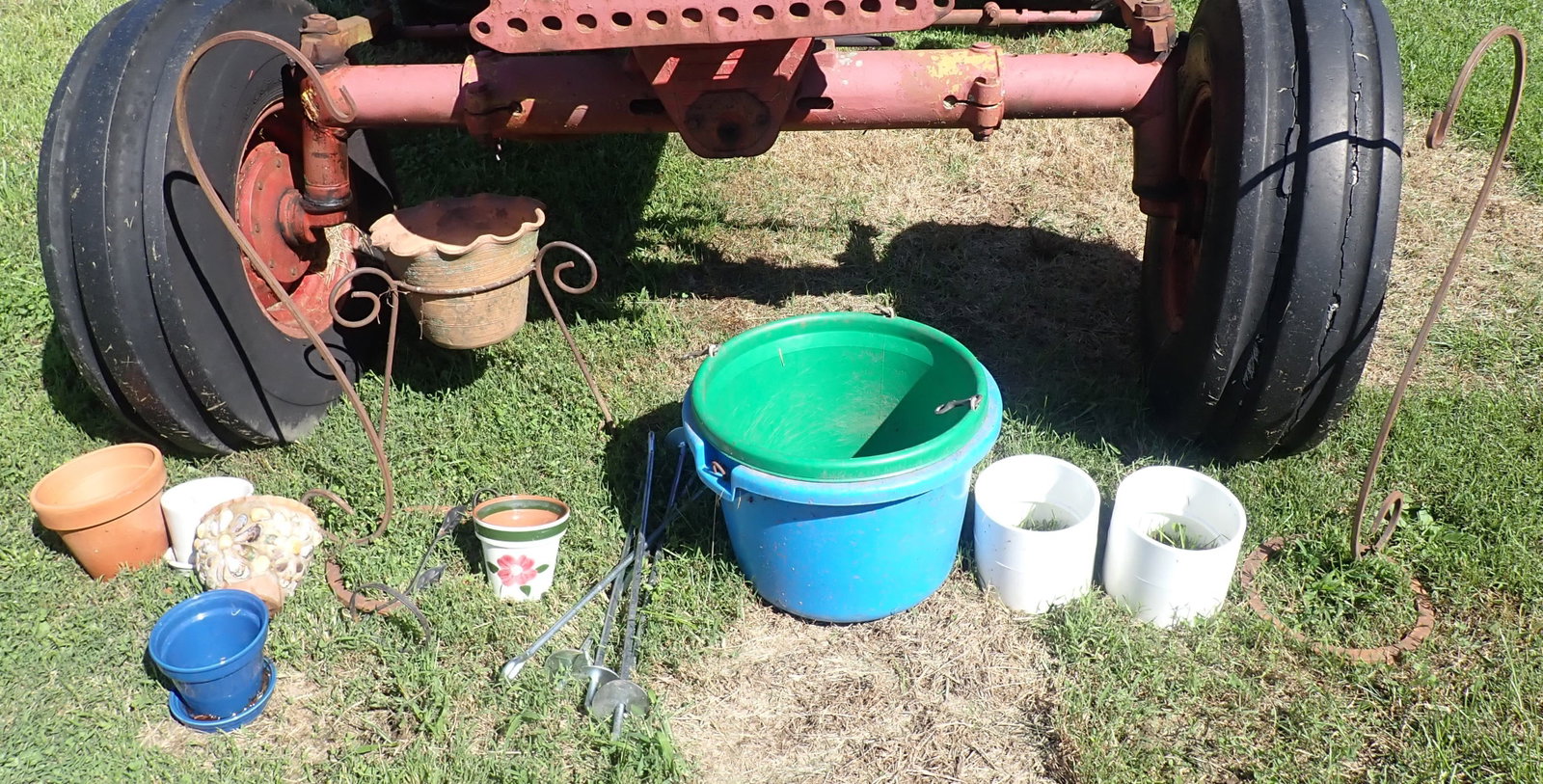 Stangl Planter, Plant Hooks, Feed Buckets, PVC Couplings (1 of 7)