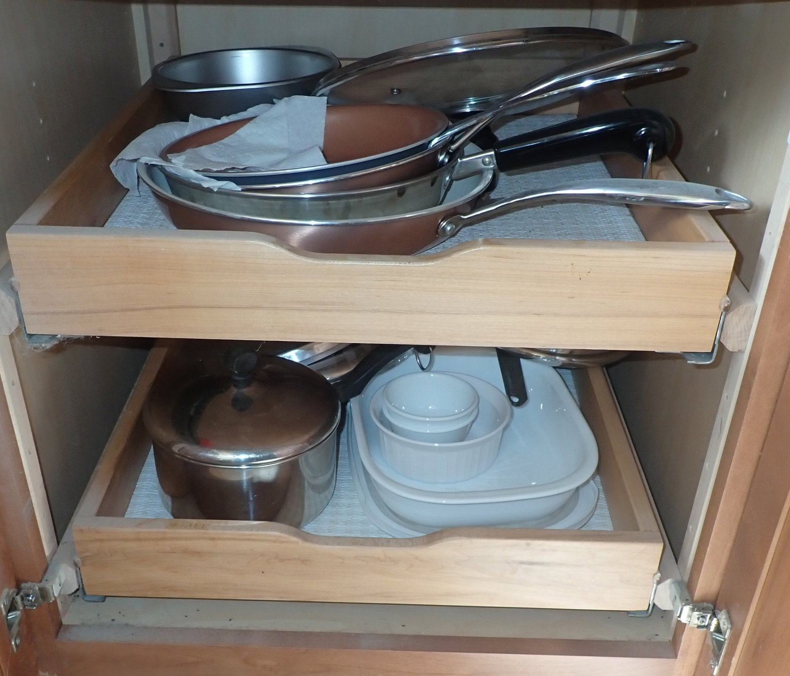 Partial Kitchen Contents - 16