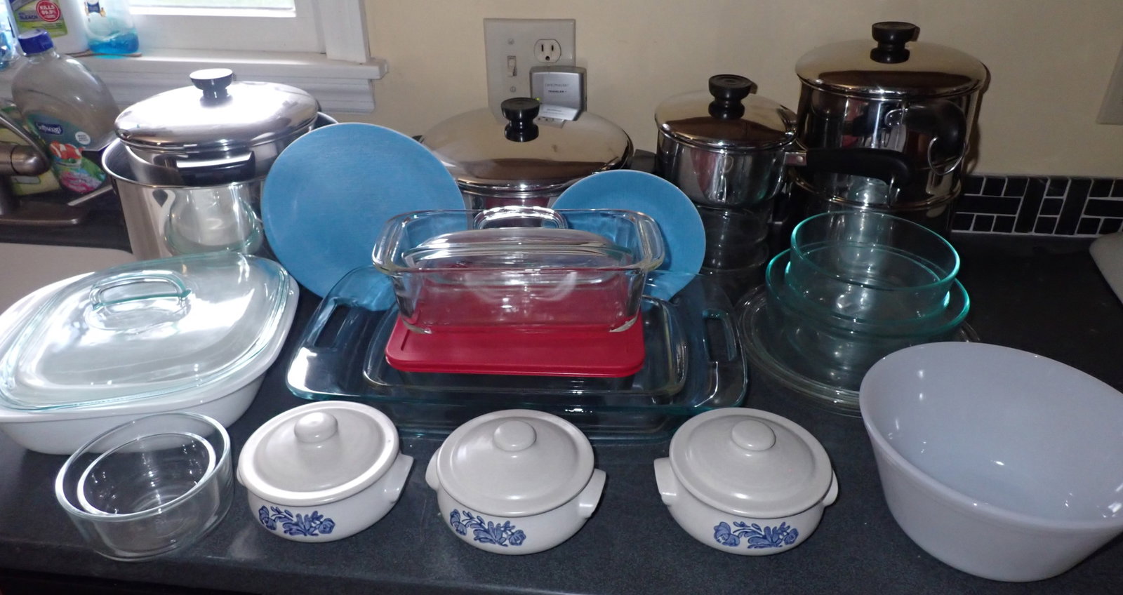 Pyrex, Revere Ware, Pfaltzgraff, Corningware, Corelle: No in house shipping !