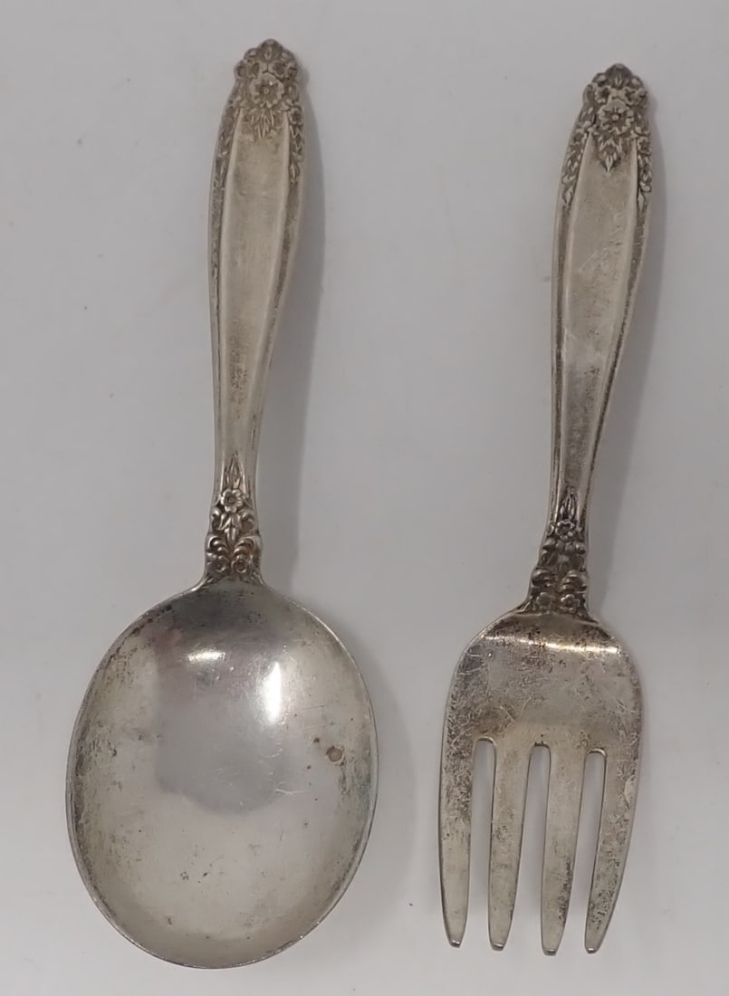 International Sterling Silver Prelude Childs Flatware: Apprx 4 1/4" long. Total weight is apprx 23.15 dwt - Shipping available