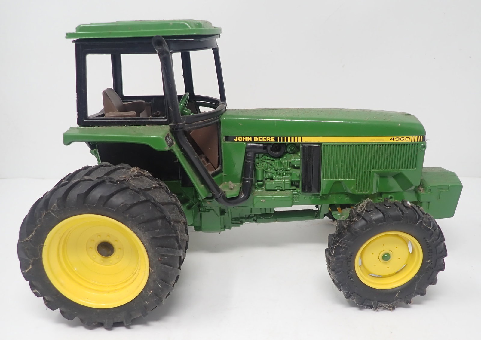 Ertl John Deere 4960 Tractor w/ Duals: Approx 12" long. Shipping available