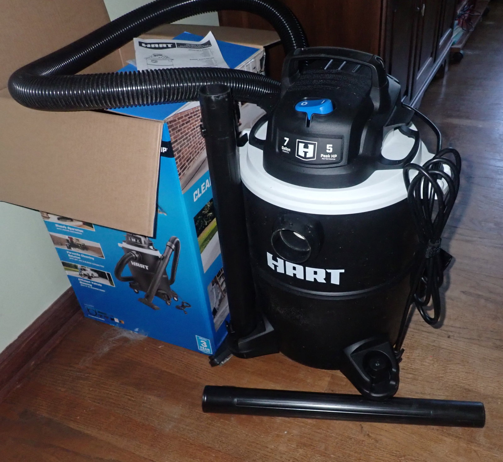 Hart 7 Gallon Wet / Dry Vac: No in house shipping !