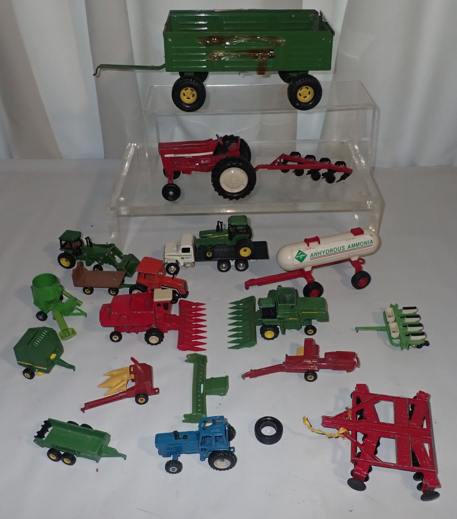 Farm Toys incl John Deere, Allis Chalmers, & International (1 of 10)