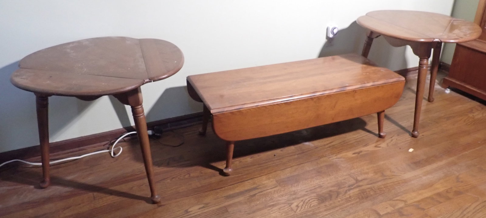 Ethan Allen: 4 tables total. Coffee Table (Not marked Ethan Allen) is approx 18" (with leaves down) x 44" x 15" tall. Table in last couple photos is approx 18 1/2" x 24 1/2" x 24" tall. No in house shipping