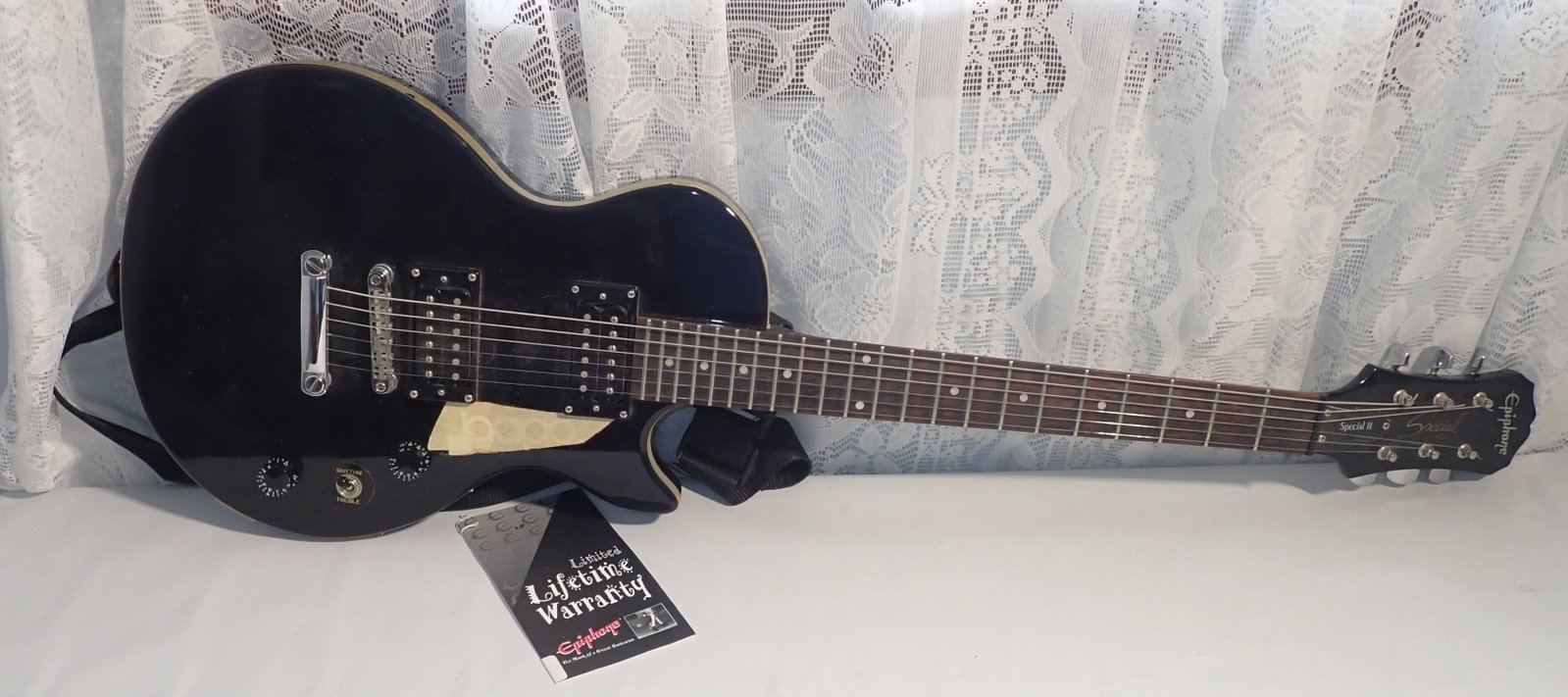 Epiphone Special II Guitar (1 of 12)