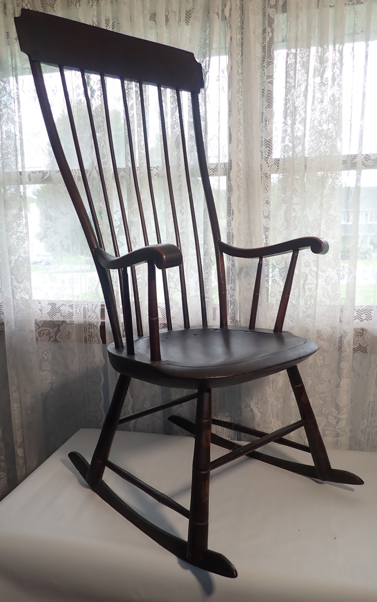 Plank Seat Windsor Rocker (1 of 15)