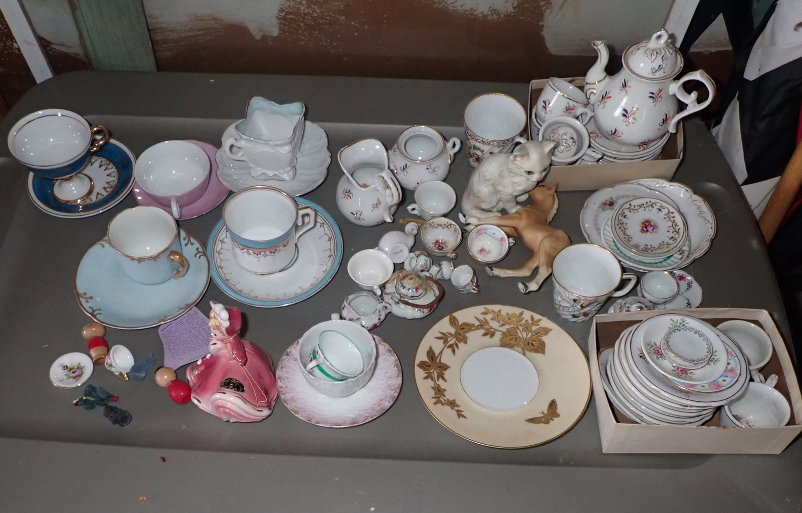 Cups, Saucers, Misc Porcelain & China: No in house shipping !