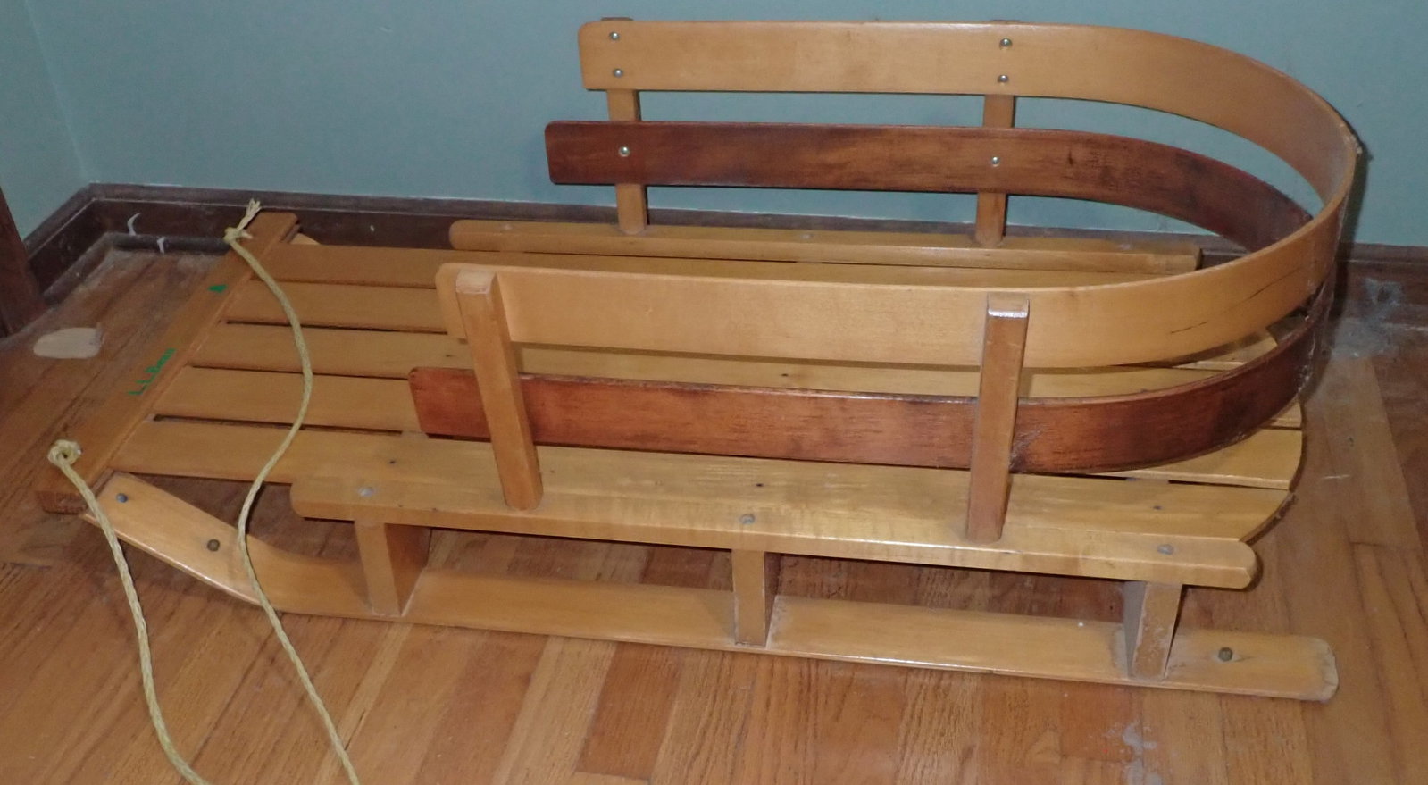 L.L. Bean Sled: Apprx 18" wide and 40" long. No in house shipping !